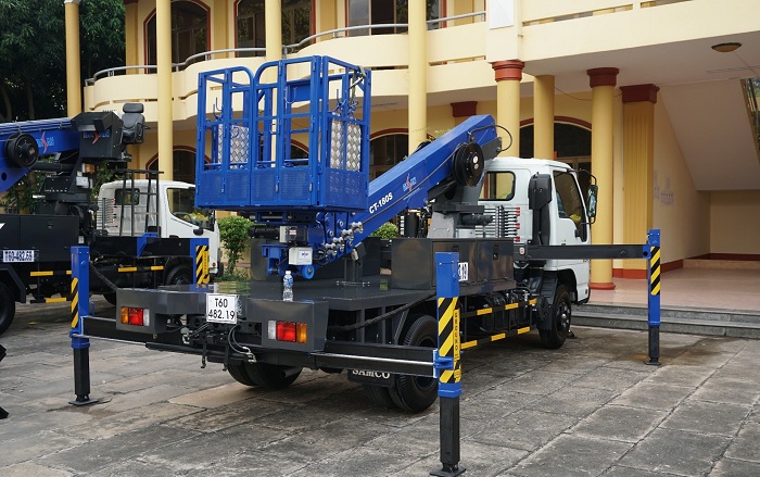 Xe nâng người Boom 16m tại Hải Phòng